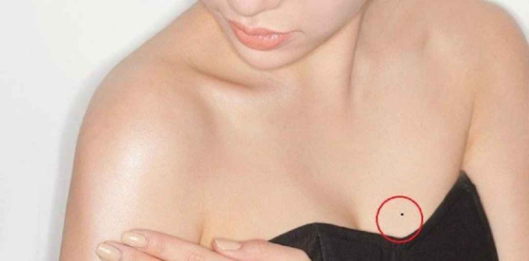 Xem tướng nốt ruồi trên ngực ở nữ giới